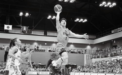 岡田 雄三選手