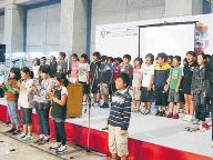 写真：小学生の発表の様子